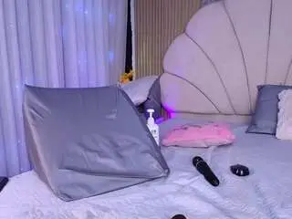 Aisha-a  live sex cam