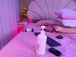 Aisha-a  live sex cam