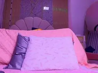 Aisha-a  live sex cam