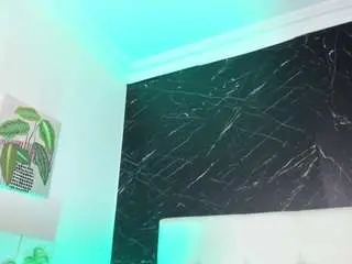 Karol-shy  live sex cam