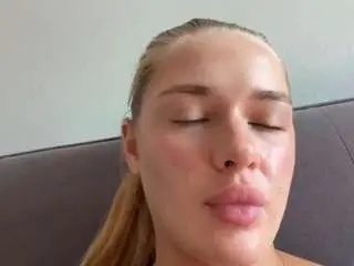 Kylebeatty  live sex cam