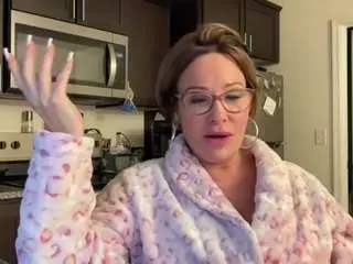 Milf-goddess  live sex cam