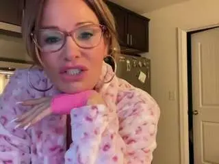 Milf-goddess  live sex cam