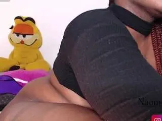 Nahotaylo25  live sex cam