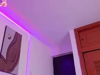Sara-core  live sex cam