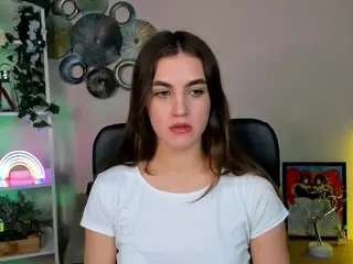 Alira-glow  live sex cam