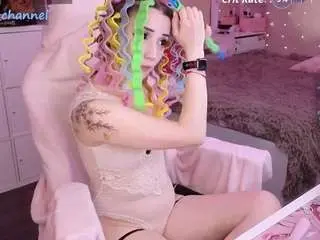 Yourcutewaifu  live sex cam
