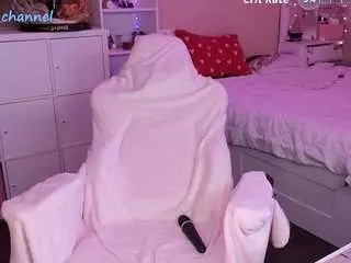 Yourcutewaifu  live sex cam