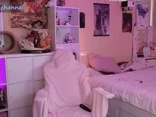 Yourcutewaifu  live sex cam