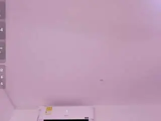 Ambarglowasm  live sex cam