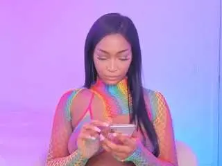 Naomi19  live sex cam