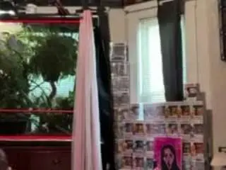 Saralaw22  live sex cam