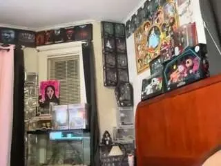 Saralaw22  live sex cam