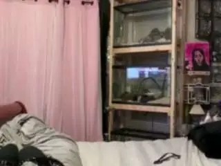Saralaw22  live sex cam