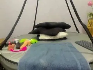Yaya-fox69  live sex cam