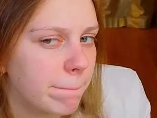 Avrilciesluk  live sex cam