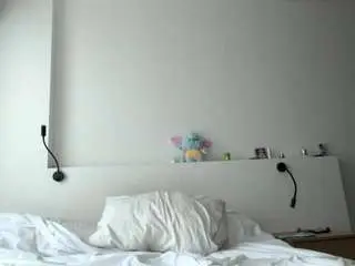 Laurastraker  live sex cam