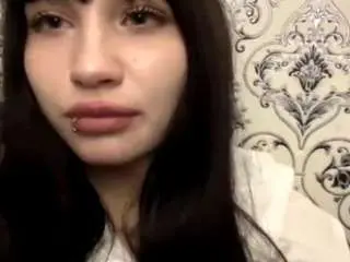 Aaradhyadeluca  live sex cam