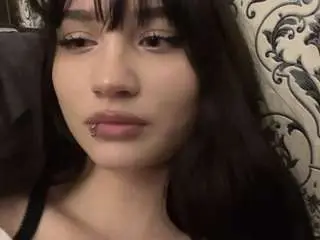 Aaradhyadeluca  live sex cam