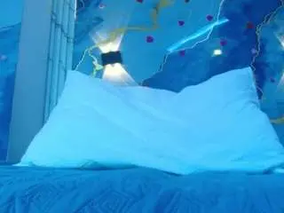 Crystal-love18  live sex cam