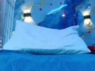 Crystal-love18  live sex cam