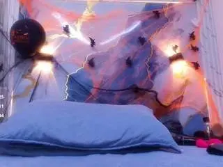 Crystal-love18  live sex cam