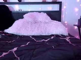 Queenlolaxxx  live sex cam