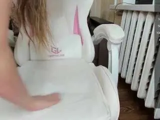 Lilcandy18  live sex cam