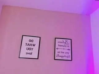 Morgan-wright  live sex cam