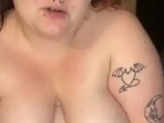 Curvyychloee  live sex cam