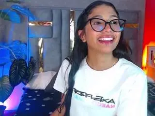 Tyla-fg  live sex cam