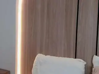 Elara-bloom  live sex cam