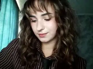 Hilaryhelvey  live sex cam