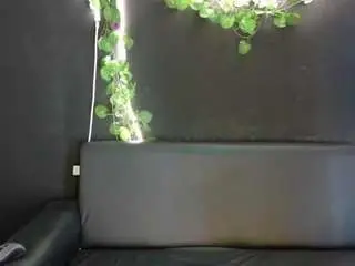 Hotgirl-77  live sex cam