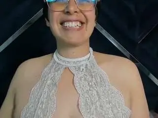 Lucyglow  live sex cam