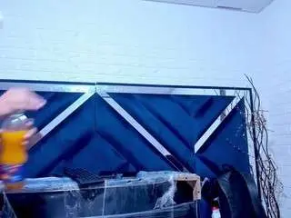 Lucyglow  live sex cam