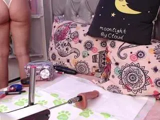 Lila-gummy  live sex cam