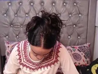 Lila-gummy  live sex cam