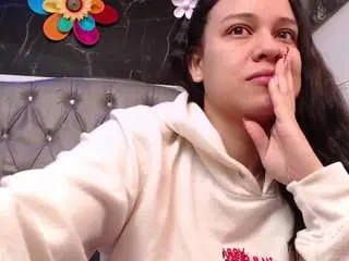 Lila-gummy  live sex cam