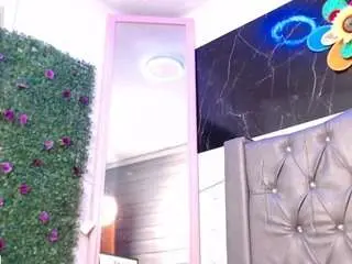 Lila-gummy  live sex cam