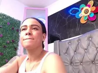 Lila-gummy  live sex cam