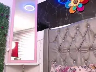 Lila-gummy  live sex cam