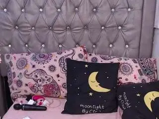 Lila-gummy  live sex cam