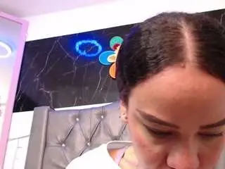 Lila-gummy  live sex cam