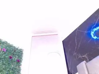 Lila-gummy  live sex cam