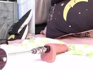 Lila-gummy  live sex cam