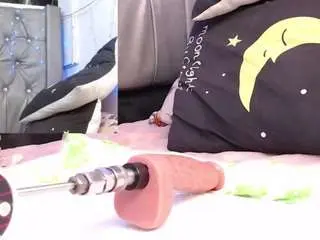 Lila-gummy  live sex cam