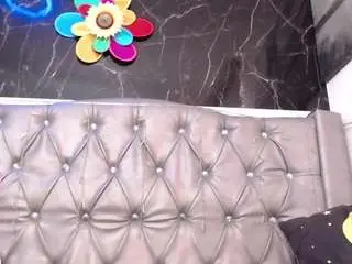 Lila-gummy  live sex cam