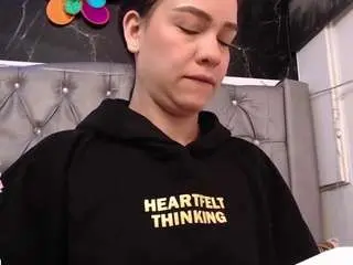 Lila-gummy  live sex cam