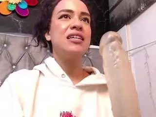 Lila-gummy  live sex cam